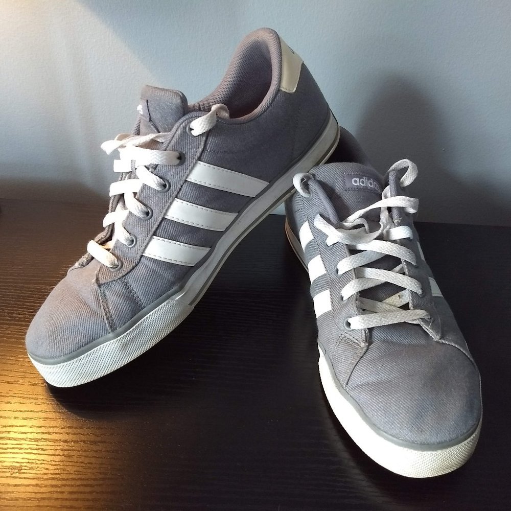 Adidas Sneakers Tennis Shoes Canvas - Like new 9.5